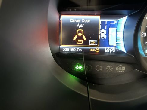 Used 2024 Ford Edge SE w/ Black Appearance Package AWD/4WD image 13