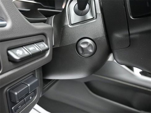 Used 2024 Chevrolet Suburban Premier w/ Advanced Technology Package image 14