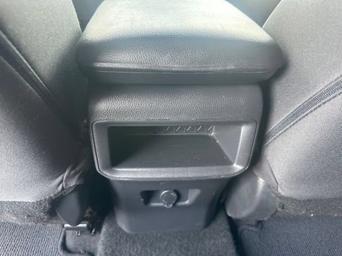 Used 2021 Toyota RAV4 LE FWD image 22