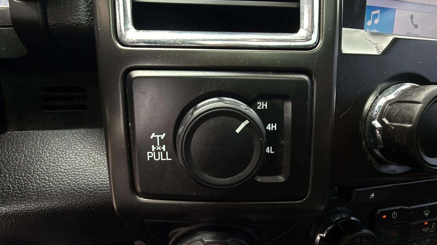 Used 2016 Ford F150 XLT w/ Equipment Group 302A Luxury AWD/4WD image 16
