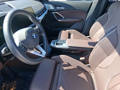 Used 2025 BMW X1 xDrive28i w/ Premium Package image 5