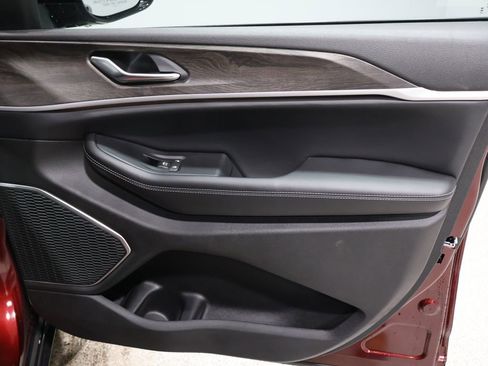 New 2026 Jeep Grand Cherokee Limited image 17