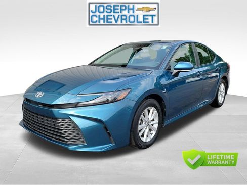 Used 2025 Toyota Camry LE FWD image 2