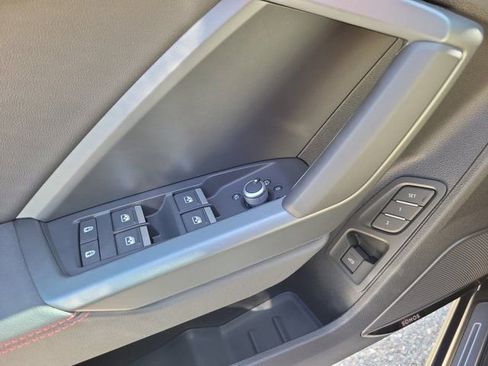 Certified 2025 Audi Q3 2.0T Premium Plus w/ Premium Plus Package image 19