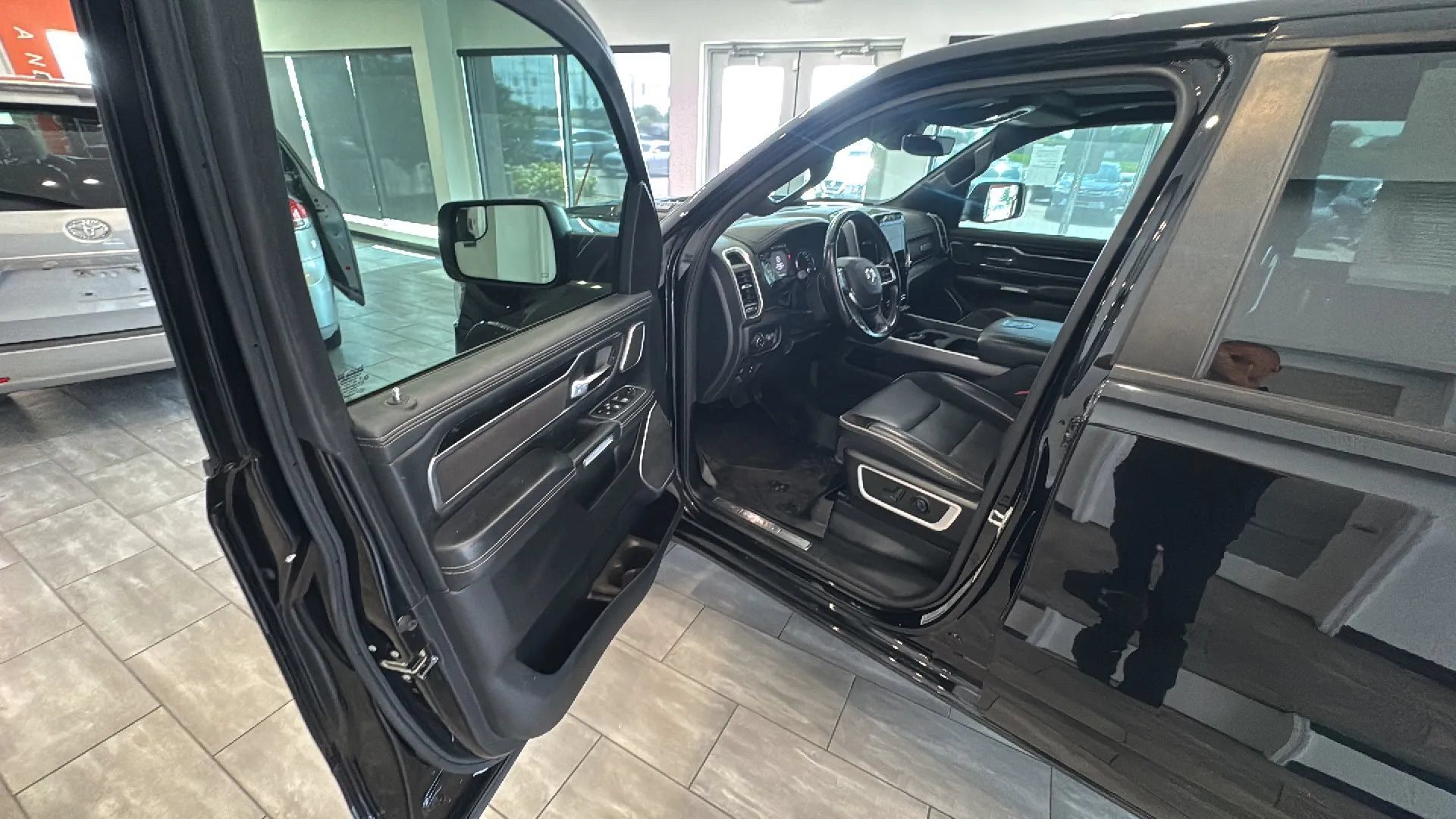 Used 2021 RAM 1500 Laramie AWD/4WD image 20