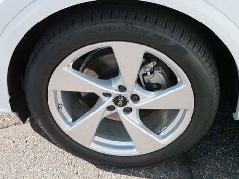 Used 2025 Audi Q5 Prestige image 15