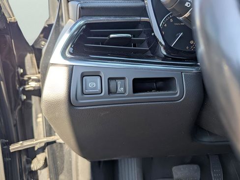 Used 2023 Cadillac XT6 Premium Luxury image 33