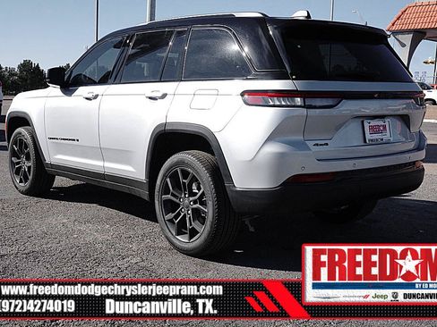 New 2025 Jeep Grand Cherokee Limited AWD/4WD image 3