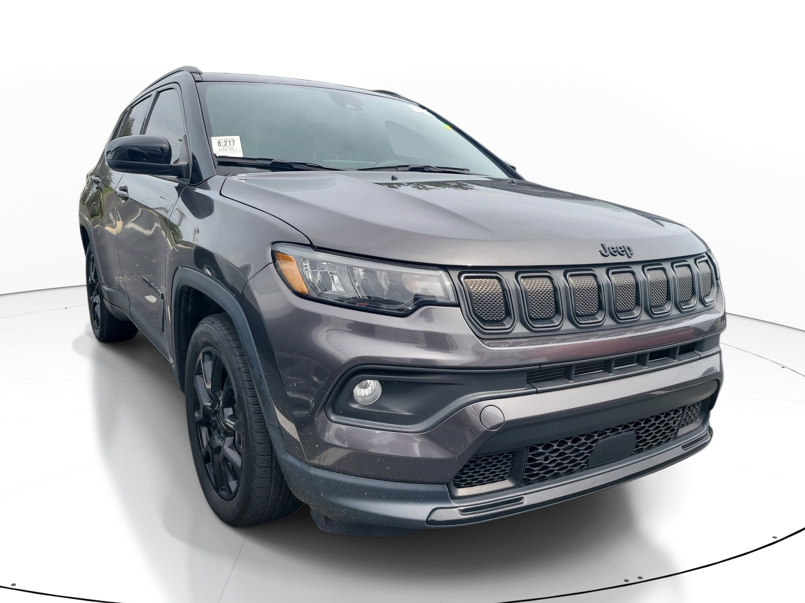 Used 2022 Jeep Compass Latitude FWD image 1