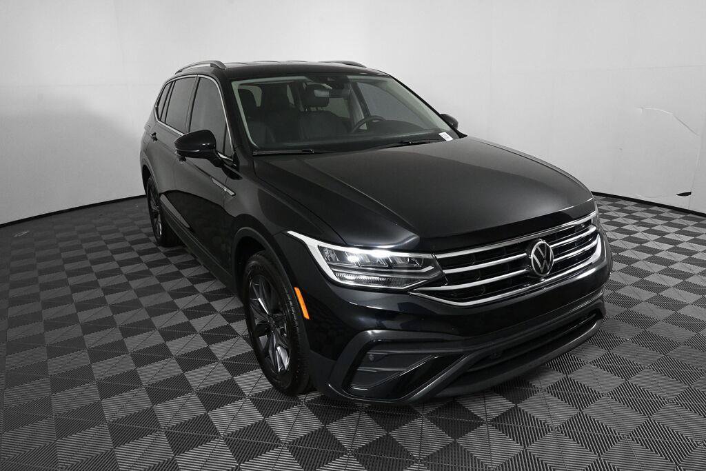Used 2023 Volkswagen Tiguan SE FWD image 12