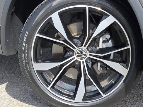 Used 2022 Volkswagen Tiguan SEL R-Line image 13