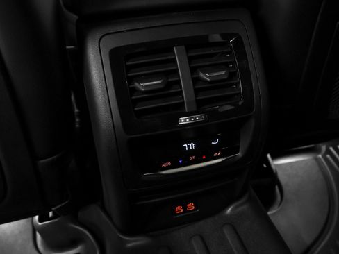 Used 2024 BMW X3 sDrive30i w/ Convenience Package image 39