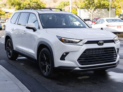 New 2026 Toyota Grand Highlander AWD image 3