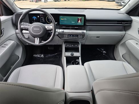 Certified 2025 Hyundai Kona Limited image 8
