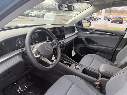 New 2026 Volkswagen Tiguan SE AWD/4WD image 15