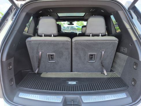 Certified 2024 Cadillac XT6 Luxury w/ LPO, Floor Liner Package AWD/4WD image 5