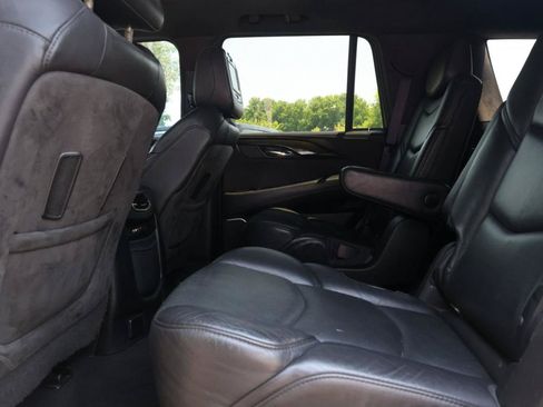 Used 2016 Cadillac Escalade Platinum AWD/4WD image 40