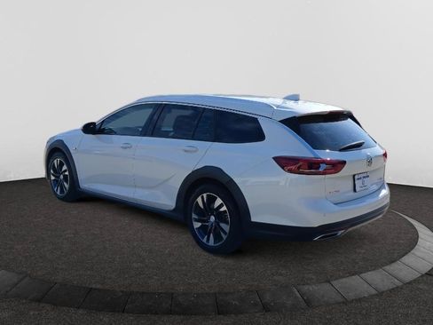 Used 2018 Buick Regal Essence w/ Driver Confidence Package #1 AWD/4WD image 5