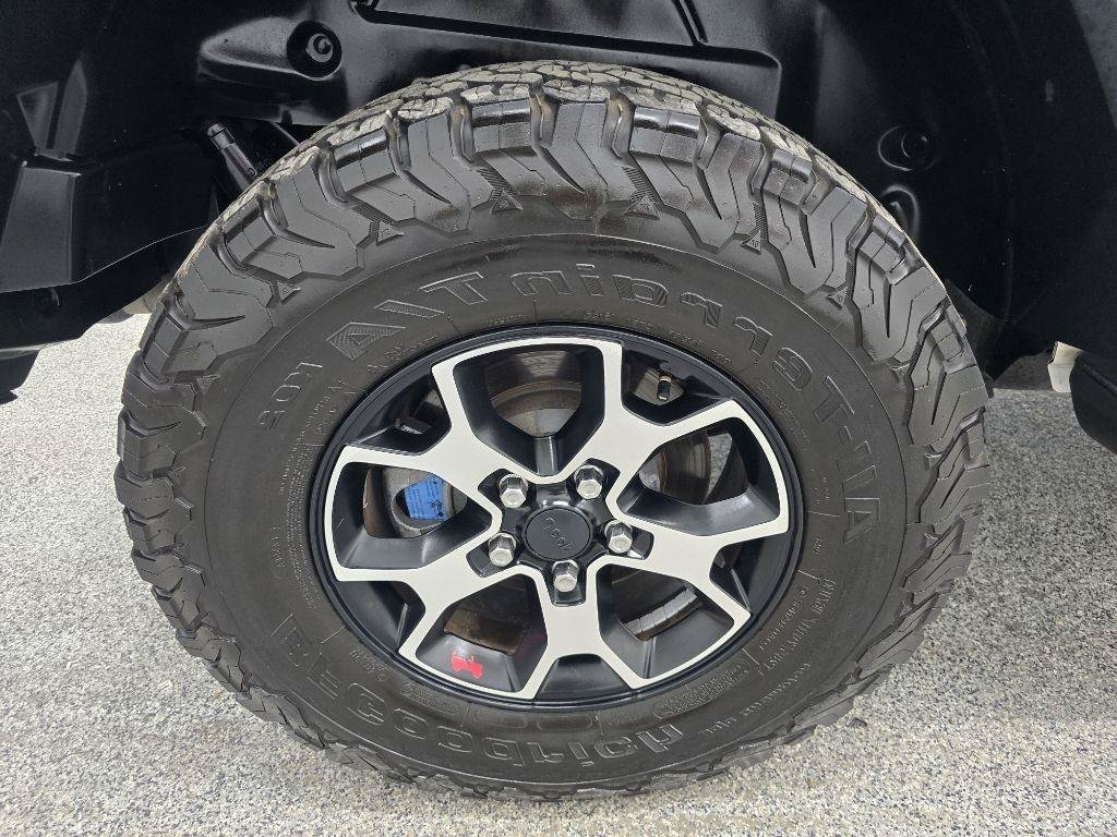 Used 2020 Jeep Wrangler Unlimited Rubicon w/ LED Lighting Group AWD/4WD image 35