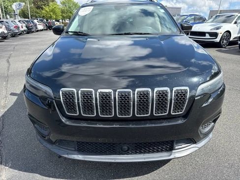 Used 2021 Jeep Cherokee Latitude FWD image 2
