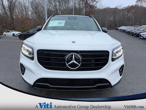 Used 2026 Mercedes-Benz GLB 250 4MATIC image 3