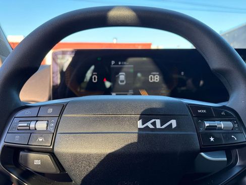 Used 2025 Kia K4 LXS FWD image 27
