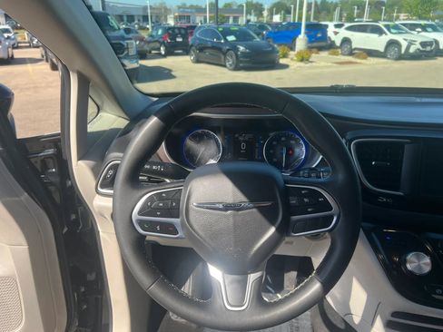 Used 2024 Chrysler Voyager LX FWD image 14
