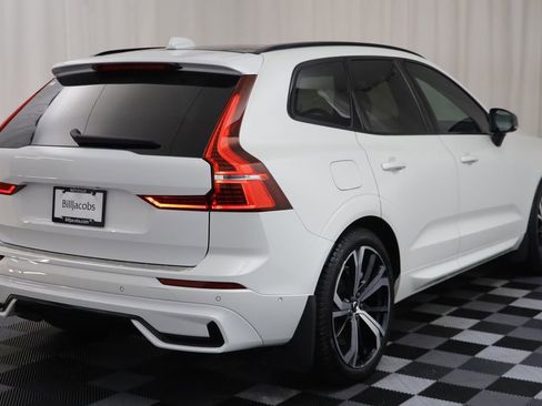 Used 2022 Volvo XC60 T8 R-Design w/ Advanced Package image 18