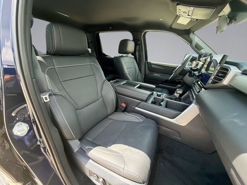 Used 2026 Toyota Tundra Limited AWD/4WD image 16