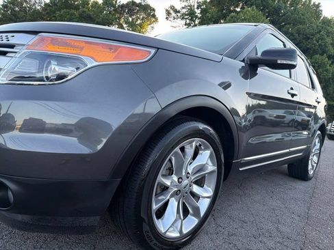 Used 2015 Ford Explorer XLT w/ Equipment Group 202A FWD image 11