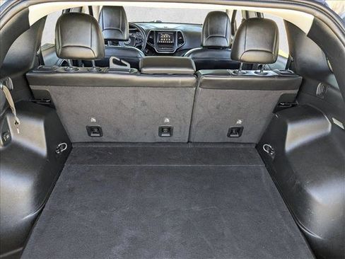 Used 2020 Jeep Cherokee Latitude Plus image 6