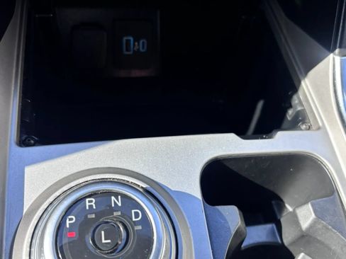 Used 2022 Ford Explorer Limited AWD/4WD image 13