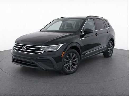 Used 2022 Volkswagen Tiguan SE AWD/4WD image 3