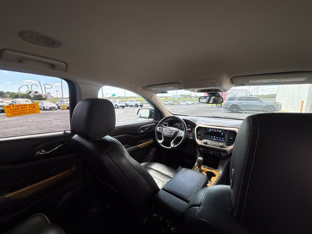 Used 2017 GMC Acadia Denali w/ Technology Package FWD image 28