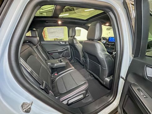 New 2026 Ford Escape ST-Line w/ Cold Weather Package AWD/4WD image 4