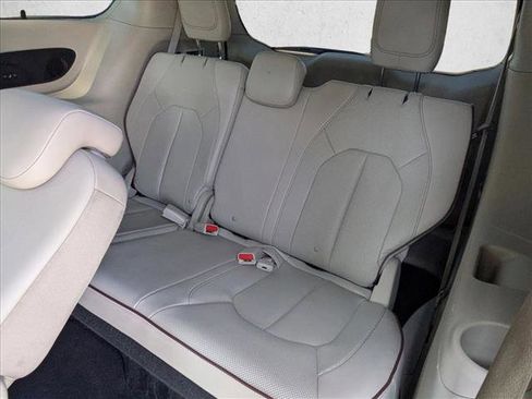 Used 2017 Chrysler Pacifica Limited w/ UConnect Theater Package image 20