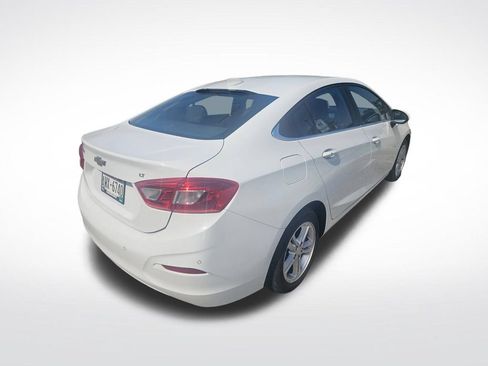 Used 2017 Chevrolet Cruze LT w/ Convenience Package FWD image 3