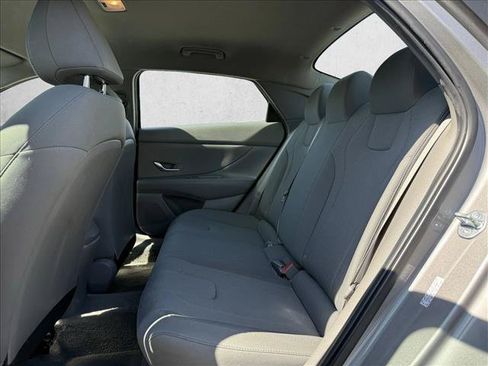 Certified 2023 Hyundai Elantra SE FWD image 14