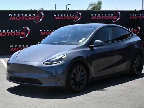 Used 2022 Tesla Model Y Performance AWD/4WD image 3