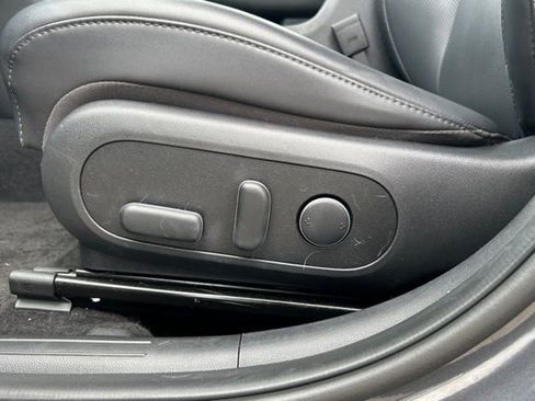 Used 2024 Hyundai Kona Limited image 16