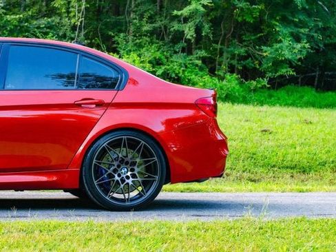 Used 2018 BMW M3 RWD image 3