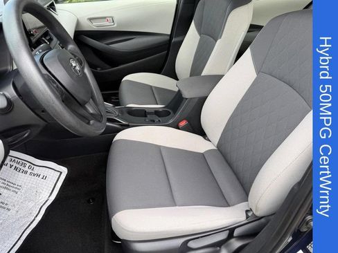 Used 2025 Toyota Corolla LE FWD image 16