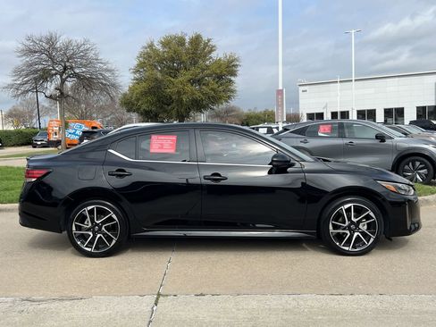 Certified 2025 Nissan Sentra SR image 3
