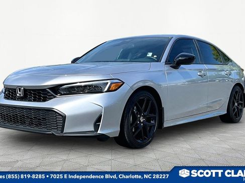 Used 2025 Honda Civic Sport image 3