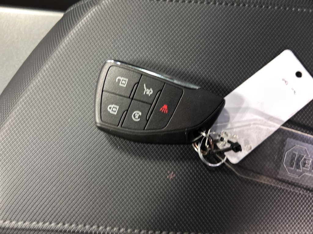 Used 2024 Chevrolet Equinox EV RS FWD image 22
