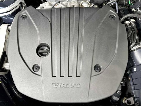 Used 2025 Volvo XC90 B5 Plus image 30