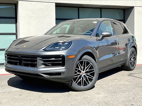 Certified 2025 Porsche Cayenne image 1