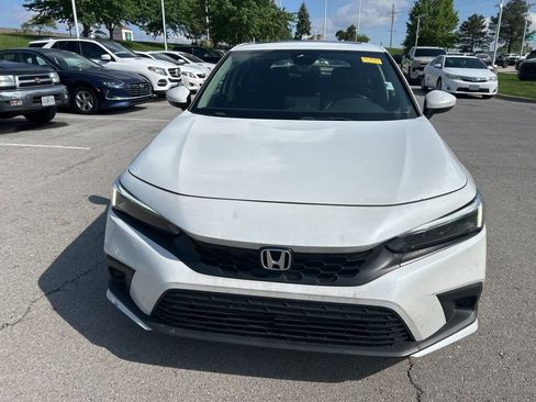 Used 2024 Honda Civic EX-L image 2