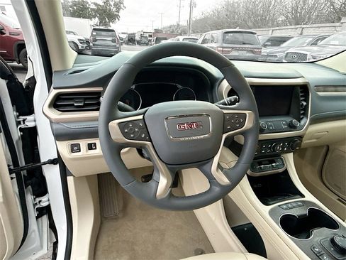 Used 2023 GMC Acadia Denali image 12