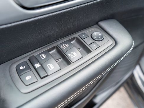 Used 2023 Chrysler Pacifica Touring-L w/ S Appearance Package image 21